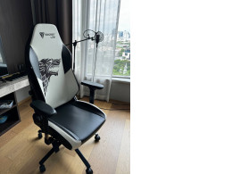 Computer gaming chair