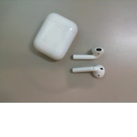 Wireless headphones, with charging case, not new