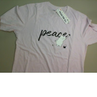 Pink graphic t-shirt Pink graphic t-shirt