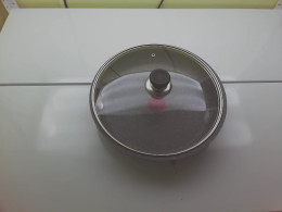 frying pan with lid