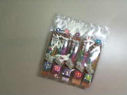 Set of 5 souvenir boats with a set of incense sticks Set of 5 souvenir boats with a set of incense sticks