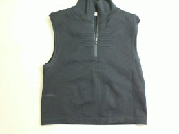 Black women's sports top with zipper Black women's sports top with zipper