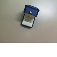 Set of 2 pairs of stud earrings, in a gift box Set of 2 pairs of stud earrings, in a gift box