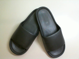 Rubber slides black Rubber slides black