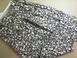 Oversized pants with skulls