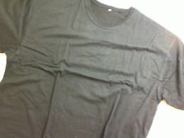 Black T-shirt size XXXL