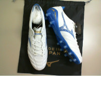 Football boots, blue with studded sole Made in Japan Size 44.5