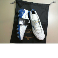 Football boots, blue with studded sole Made in Japan Size 43