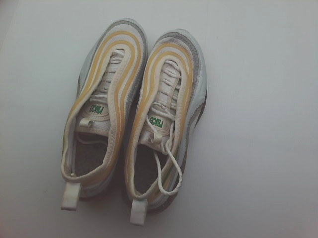 sports shoes sports shoes