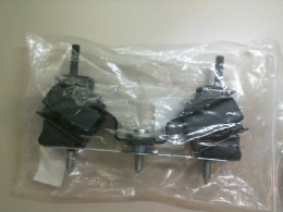 Rubber transmission mount ENG MTG. RR. Model 8-98369989-5