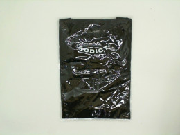 ADDICT black round neck shirt 