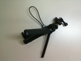 Manual camera tripod