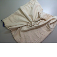 Cloth bag with drawstrings