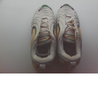 Sports shoes Sports shoes