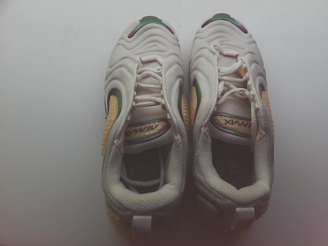 Sports shoes Sports shoes