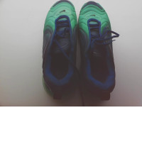 Sports shoes Sports shoes