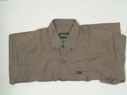 green collar shirt size XL