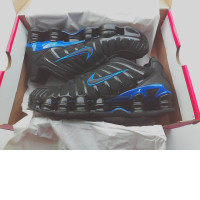 Sports shoes Sports shoes