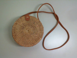Woven round bag