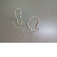 Set of 2 shell bracelets