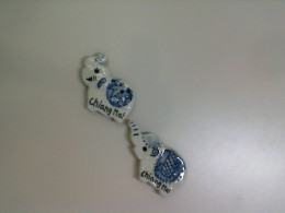 Set of 2 elephant magnets