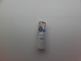 Facial cleansing foam