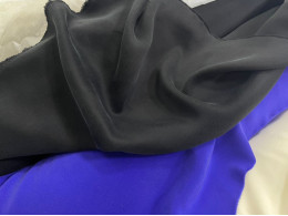 Curtains black and blue High quality satin sand 19mm thick. composition 100% silk Width 140 cm Curtains black and blue High quality satin sand 19mm thick. composition 100% silk Width 140 cm