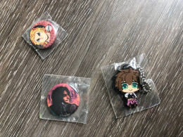 Set of 2 anime badges and 1 keychain