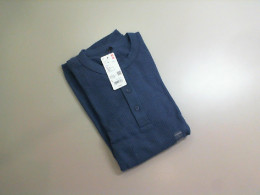 UNIQLO 68 BLUE Sweater UNIQLO 68 BLUE Sweater