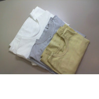 Set of 3 T Shirt Uniqlo 3 color women Set of 3 T Shirt Uniqlo 3 color women