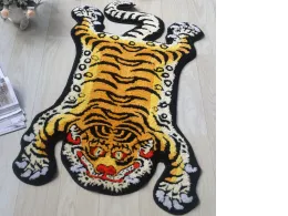 Children's rug with a tiger pattern