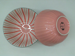 Set of Pink and white cups and bowls (2pcs/set) Set of Pink and white cups and bowls (2pcs/set)