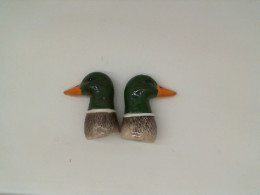 Set of Ceramic duck pepper shaker (2pcs/set) Set of Ceramic duck pepper shaker (2pcs/set)