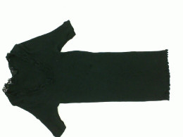 Black long-sleeved t-shirt Black long-sleeved t-shirt