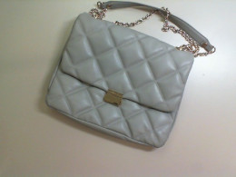 Gray shoulder bag with chain Gray shoulder bag with chain