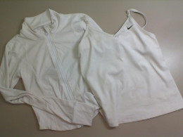 Women's white sports set 1 top+1 zip jacket Women's white sports set 1 top+1 zip jacket