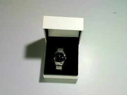 watch SEIKO QUARTZ SAPPHIRE รุ่น SUR309P