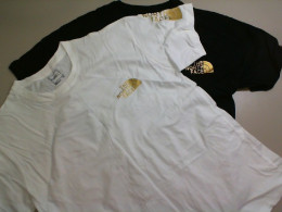 Set of 2 The North Face T-shirts. white+black