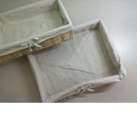 Set of 2 wicker baskets