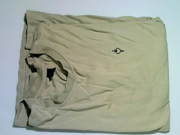 Round neck shirt Round neck shirt