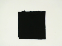 Black round neck t-shirt Black round neck t-shirt