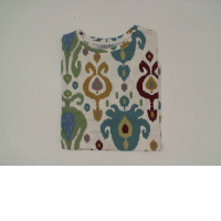 White round neck t-shirt with multi-colored pattern