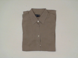 Light green long-sleeved collared shirt Light green long-sleeved collared shirt