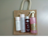 Set in a bag of Korean cosmetics, Lotion + cleansing milk + HAir treatment water + Hyalunic acid