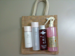 Set in a bag of Korean cosmetics, Lotion + cleansing milk + HAir treatment water + Hyalunic acid