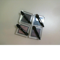Set of 4 small eye shadows