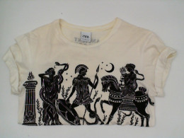 White round neck short sleeve shirt with black pattern White round neck short sleeve shirt with black pattern