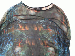 A thin black coat with a pattern