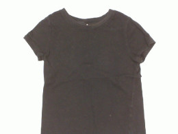 Black round neck shirt