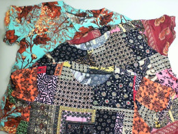 Set of 3 women's blouses, with bright print